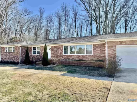 118 Pauline Dr, Hazel Green, AL 35750