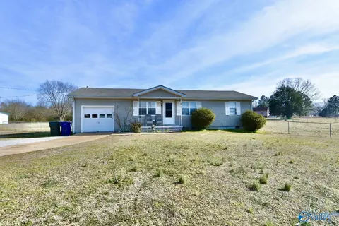 104 Humphrey Dr, New Market, AL 35761