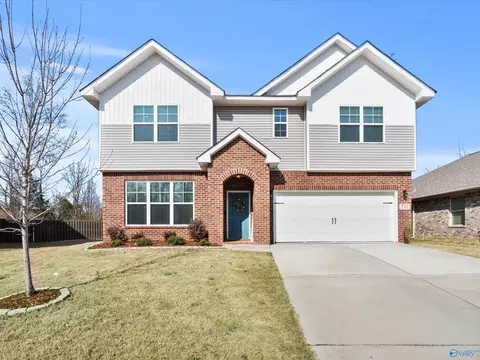 711 Magnolia Place Ln, Hartselle, AL 35640