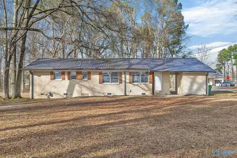 600 Harvey St, Hartselle, AL 35640