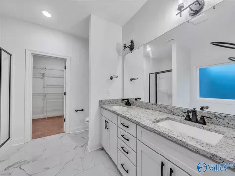 Bath - 466 Chambers Rd, Arab, AL 35016 photo 1 of 5