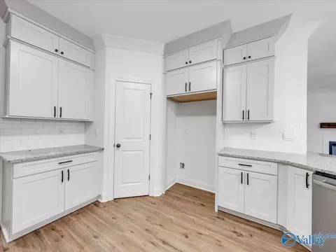 Kitchen - 466 Chambers Rd, Arab, AL 35016 photo 2 of 4