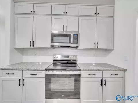Kitchen - 466 Chambers Rd, Arab, AL 35016 photo 3 of 4