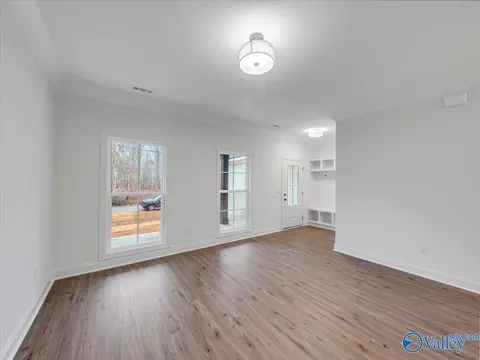 Living - 466 Chambers Rd, Arab, AL 35016 photo 7 of 9