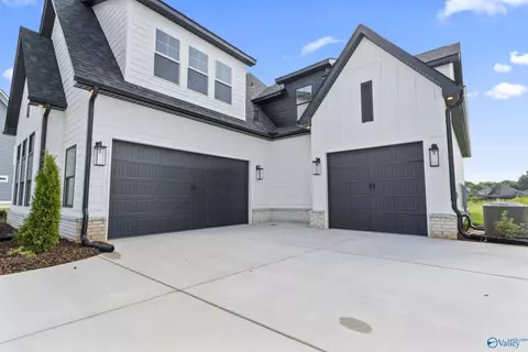 650 Silver Maple Dr, New Market, AL 35761