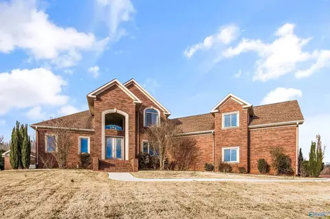 204 Timber Oak Rd, Huntsville, AL 35806