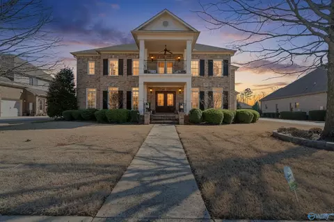 62 Lake Forest Blvd, Huntsville, AL 35824
