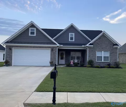 3011 Lisa Ln, Decatur, AL 35603
