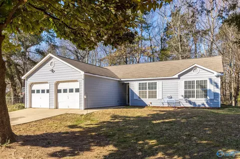 212 Buffalo Creek Dr, Toney, AL 35773