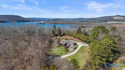 160 Santa Maria Dr, Scottsboro, AL 35769