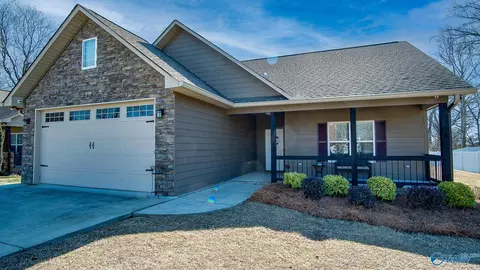 801 Thomas Ave, Boaz, AL 35957