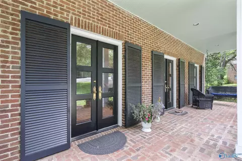 904 Corinth Cir, Huntsville, AL 35801