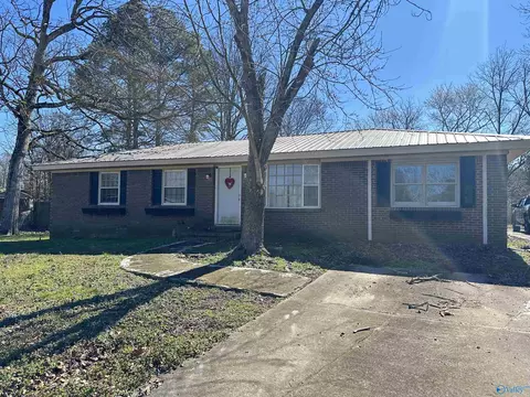 13 Oakview Ct, Centre, AL 35960