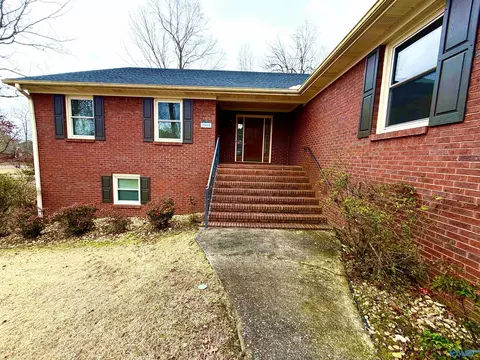 2050 Hickory Trl, Arab, AL 35016