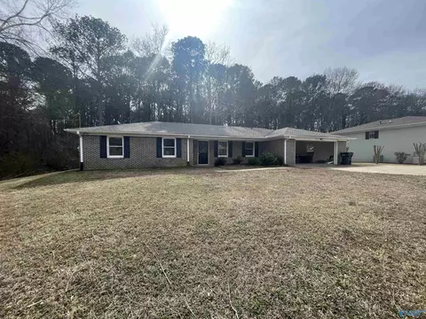 3121 Hawthorne Cir, Southside, AL 35907
