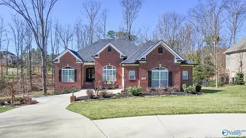41 Verdant Cir, Huntsville, AL 35803