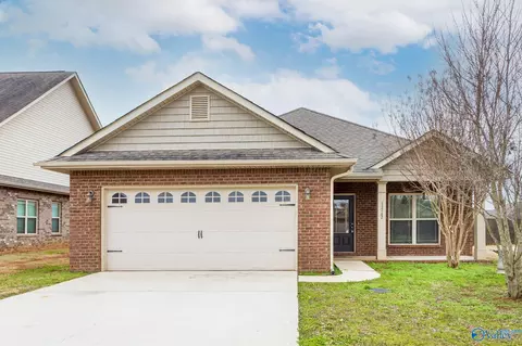 13767 Glendorch Ln, Athens, AL 35613