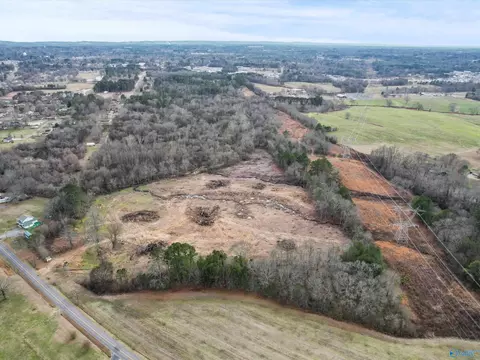 17 2 Goodwin Rd, Albertville, AL 35951