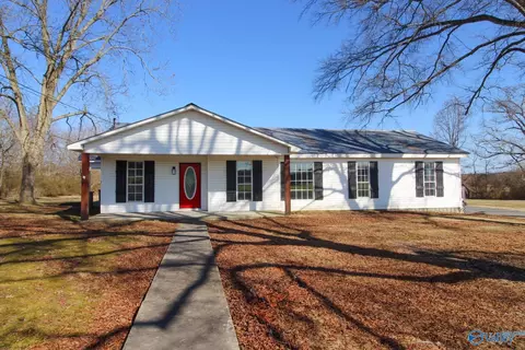 77 Carter St, Rainsville, AL 35986