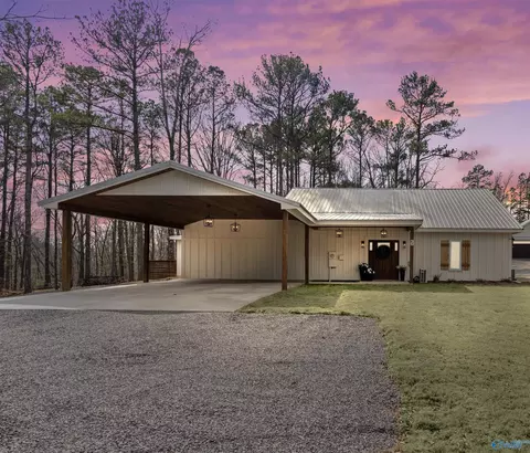 36 Randles Rd, Grant, AL 35747
