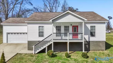 826 Barnes St, Albertville, AL 35950