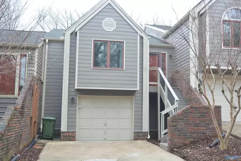105 Treetop Dr, Huntsville, AL 35801