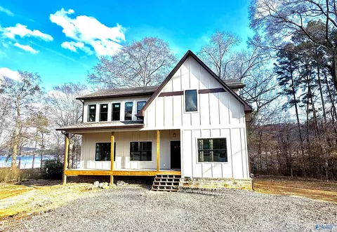 4137 Alabama Highway 79, Guntersville, AL 35976