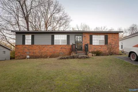 34 S Broadway St, Florence, AL 35630