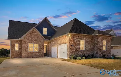 121 Fairways Pass, Meridianville, AL 35759