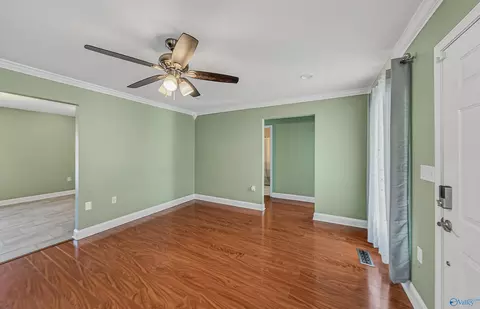 Living - 101 Jones Dr, Grant, AL 35747 photo 2 of 4