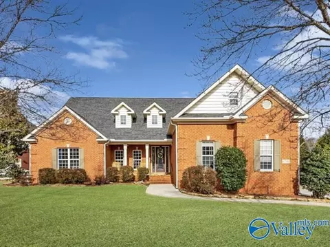 6700 Hampton Bend Cir, Owens Cross Roads, AL 35763