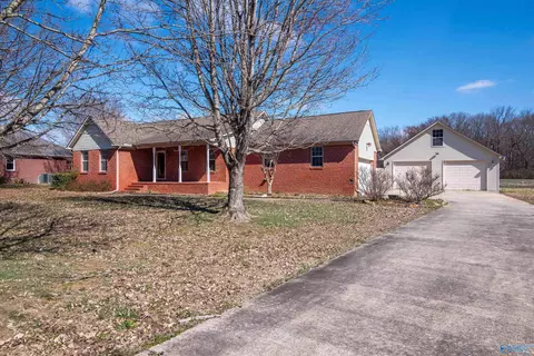 20820 Johnson Rd, Athens, AL 35613