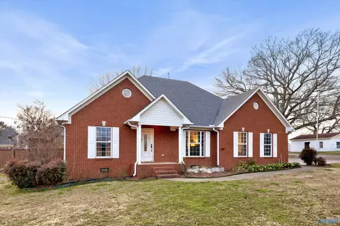 21669 Holt Rd, Athens, AL 35613