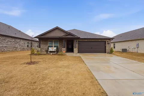 2644 NW Ajs Arbor Dr, Huntsville, AL 35810