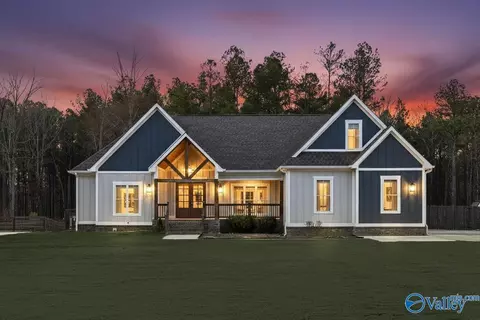 3586 Creek Path Rd, Guntersville, AL 35976