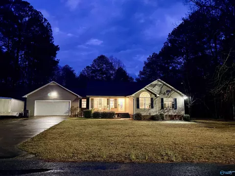 145 Oak Hill Dr, Centre, AL 35960
