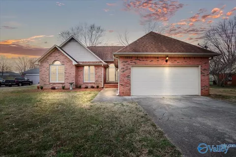 144 Tammy Gaines Ln, Huntsville, AL 35811