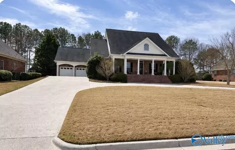 714 Shasta Dr, Albertville, AL 35950