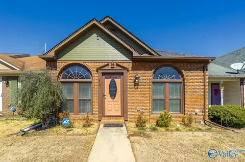 410 Autumnwood Dr, Decatur, AL 35601