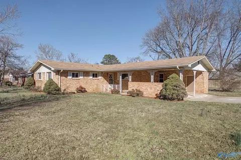 410 Gale Ln, Athens, AL 35611