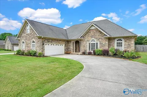 4017 Saddlehorn Bnd, Decatur, AL 35603