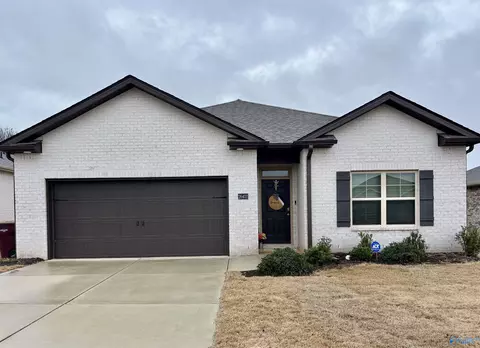 26402 Nash Ln, Athens, AL 35613