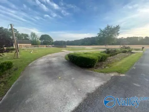 98 Clokey Dr, Gadsden, AL 35901