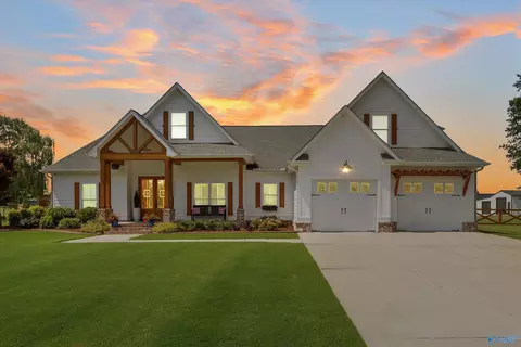 20373 Edgewood Rd, Athens, AL 35614