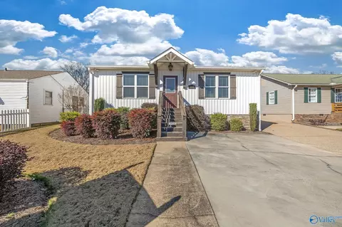 1640 Blount Ave # A, Guntersville, AL 35976