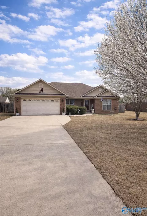 20400 Johnson Rd, Athens, AL 35613