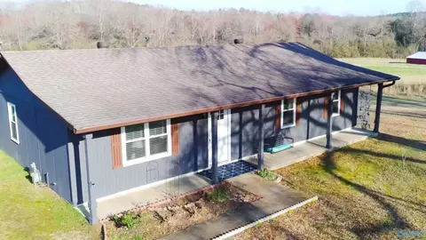 Exterior - 3363 Crews Road County Highway 49, Sulligent, AL 35586 photo 2 of 3
