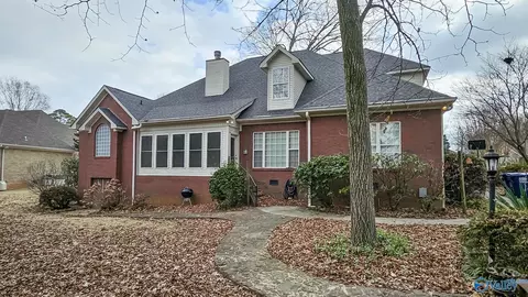 150 Greenlawn Dr, Meridianville, AL 35759