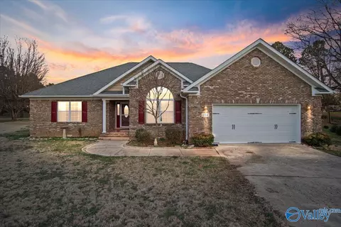 104 Peach Grove Ln, Meridianville, AL 35759