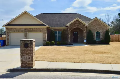 419 Pembrooke Cir, Hartselle, AL 35640